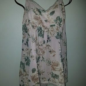 💙Forever 21 lace trimmed camisole